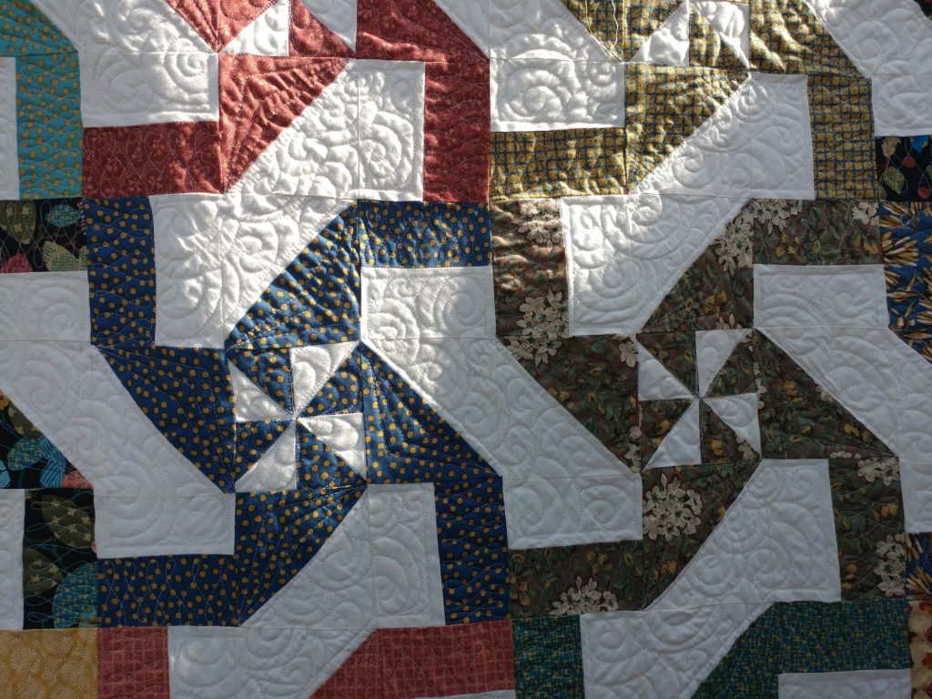 Disappearing Hourglass Quilt - quilting detail